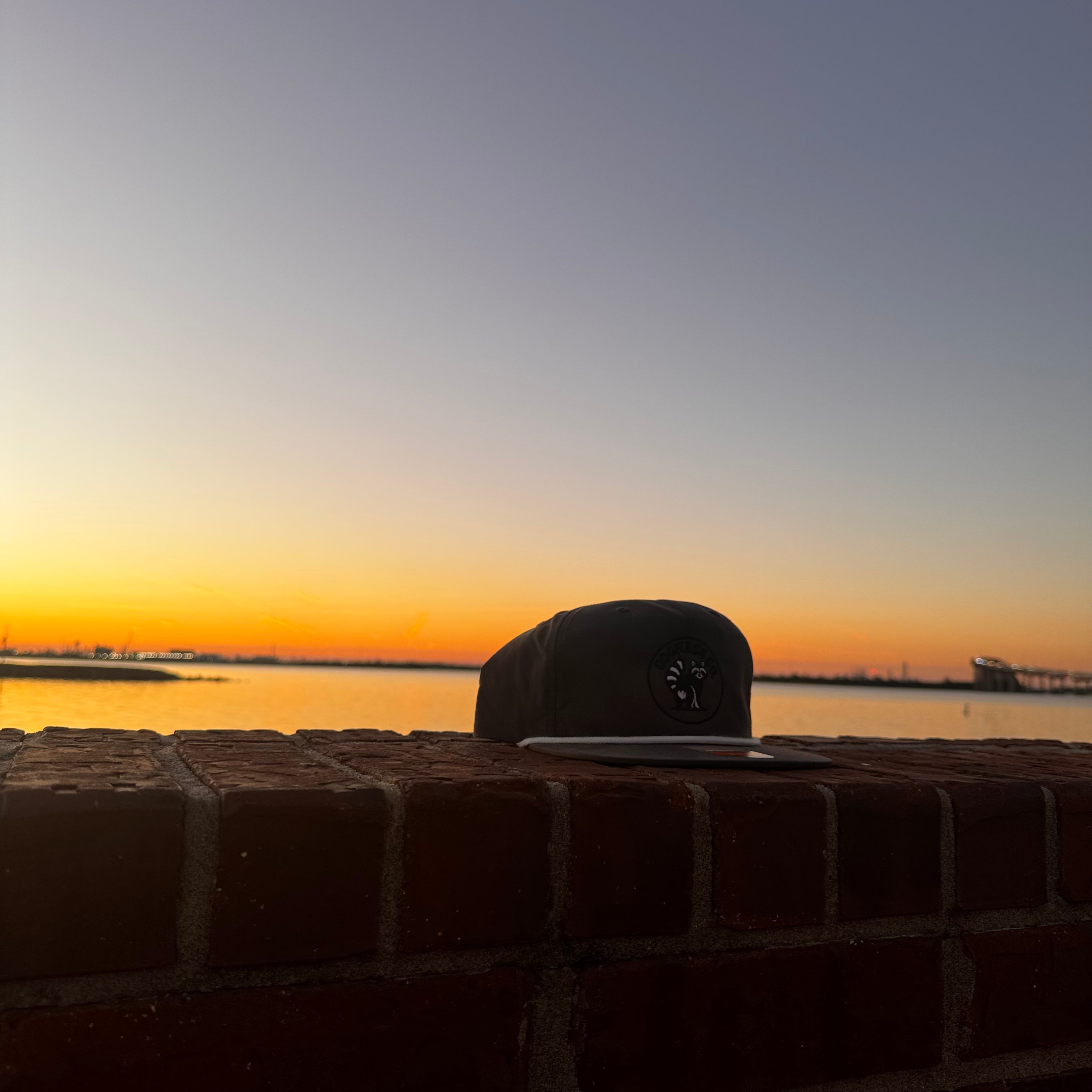 The Charcoal/White 256