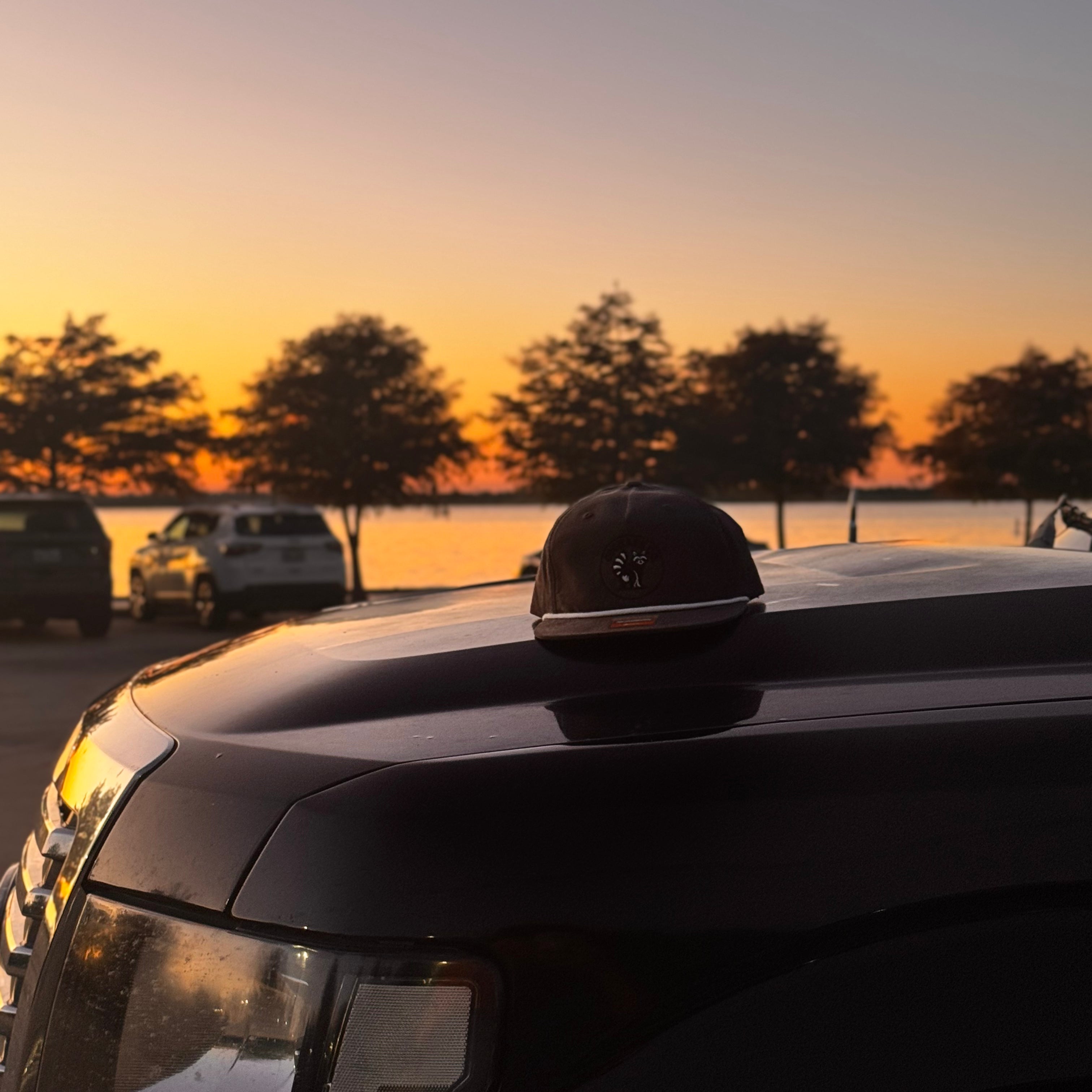 The Charcoal/White 256